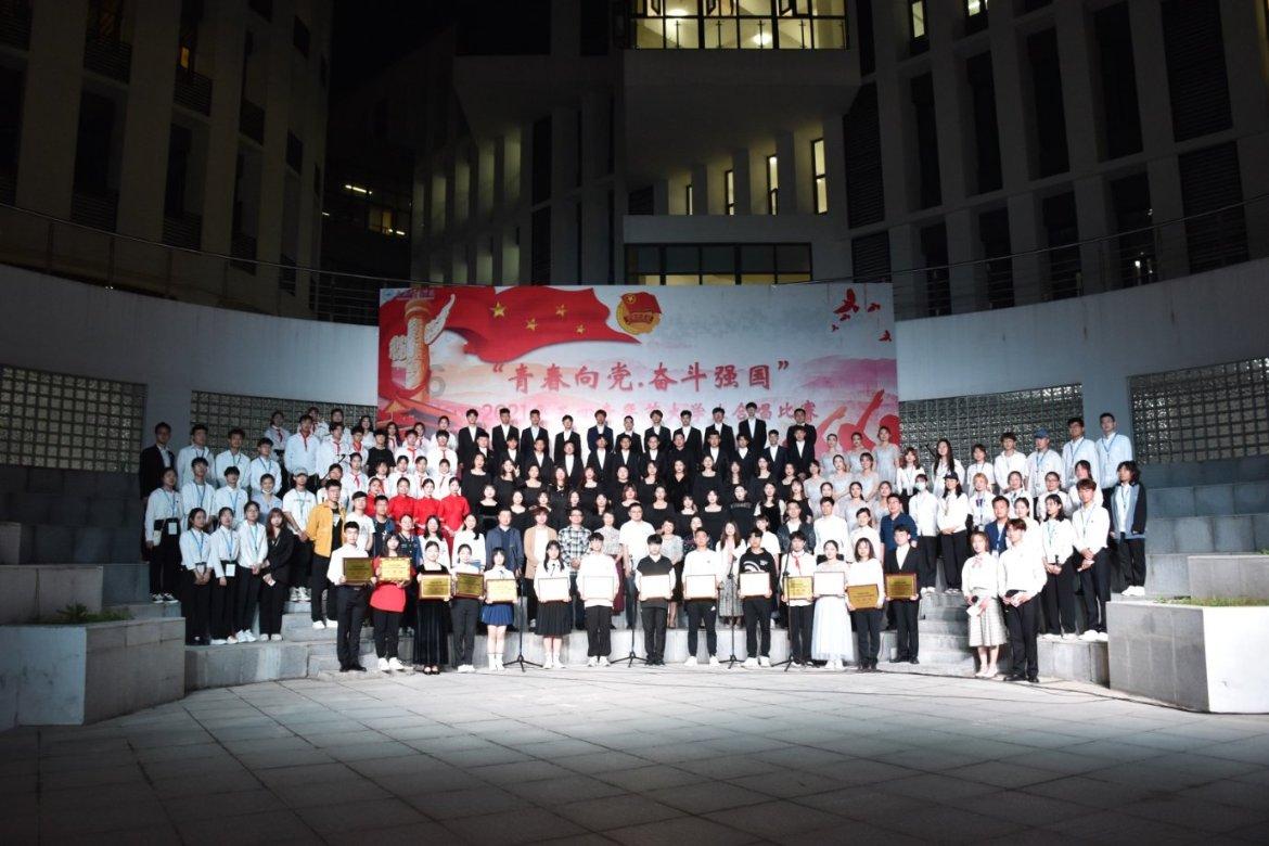 这场国风民乐音乐会举办 演奏者身着汉服演绎唯美曲目